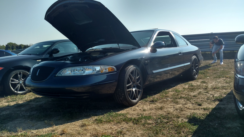 Yea that’s right, someone swapped a Coyote V8 into a Lincoln and swapped the manual into it.